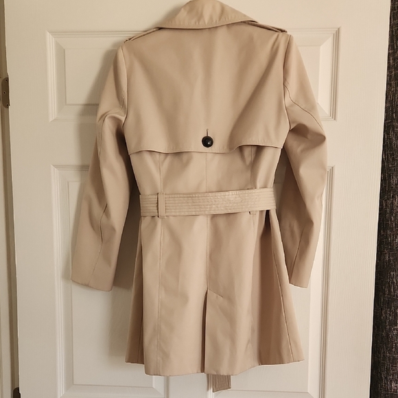 Express Women's Beige Double-Breasted Trench Coat - Picture 4 of 7